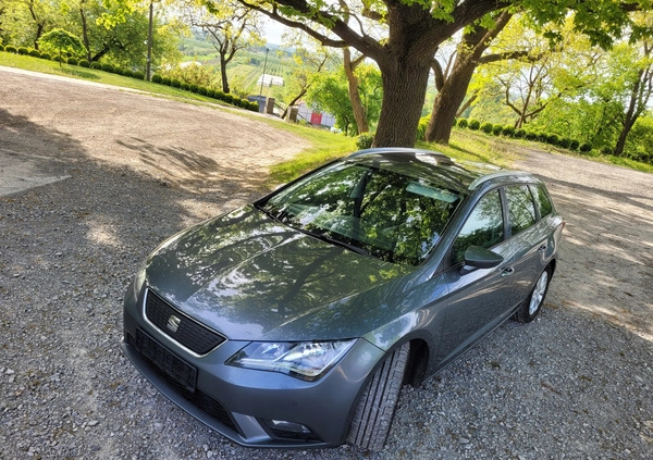 Seat Leon cena 33800 przebieg: 247777, rok produkcji 2015 z Sandomierz małe 562